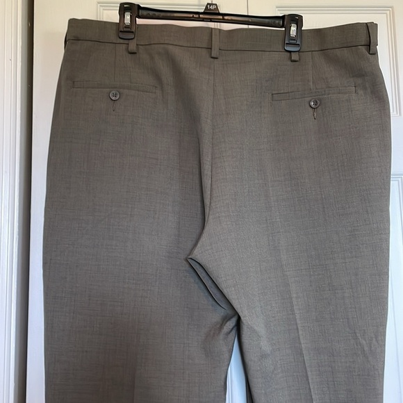 Men's 40x32 Haggar Classic fit Cool 18 flat front Olive/Tan Dress Pants pockets - Picture 4 of 10